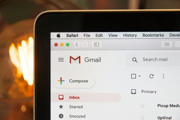 SOS για τους χρήστες Gmail και Outlook:  Ο μεγάλος κίνδυνος ενόψει Χριστουγέννων