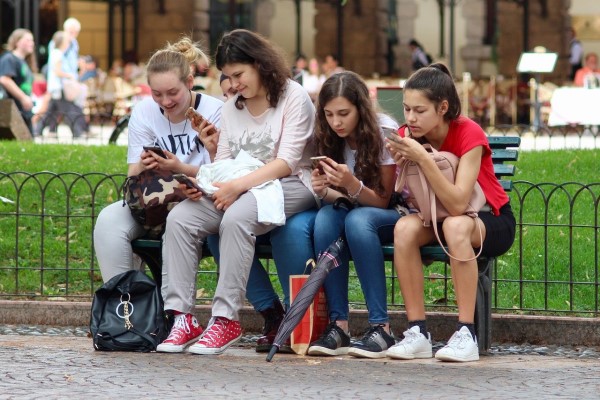 Αγωγή κατά του TikTok: Εξαπατά γονείς και συλλέγει προσωπικά δεδομένα παιδιών